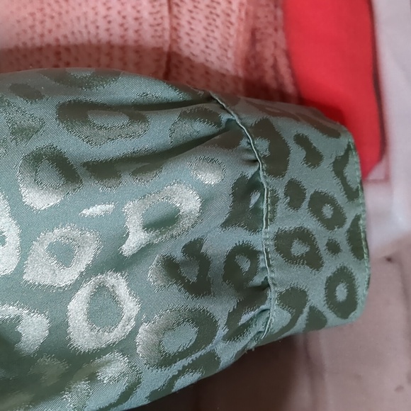 Self Esteem Satin V-Cut - Picture 5 of 7